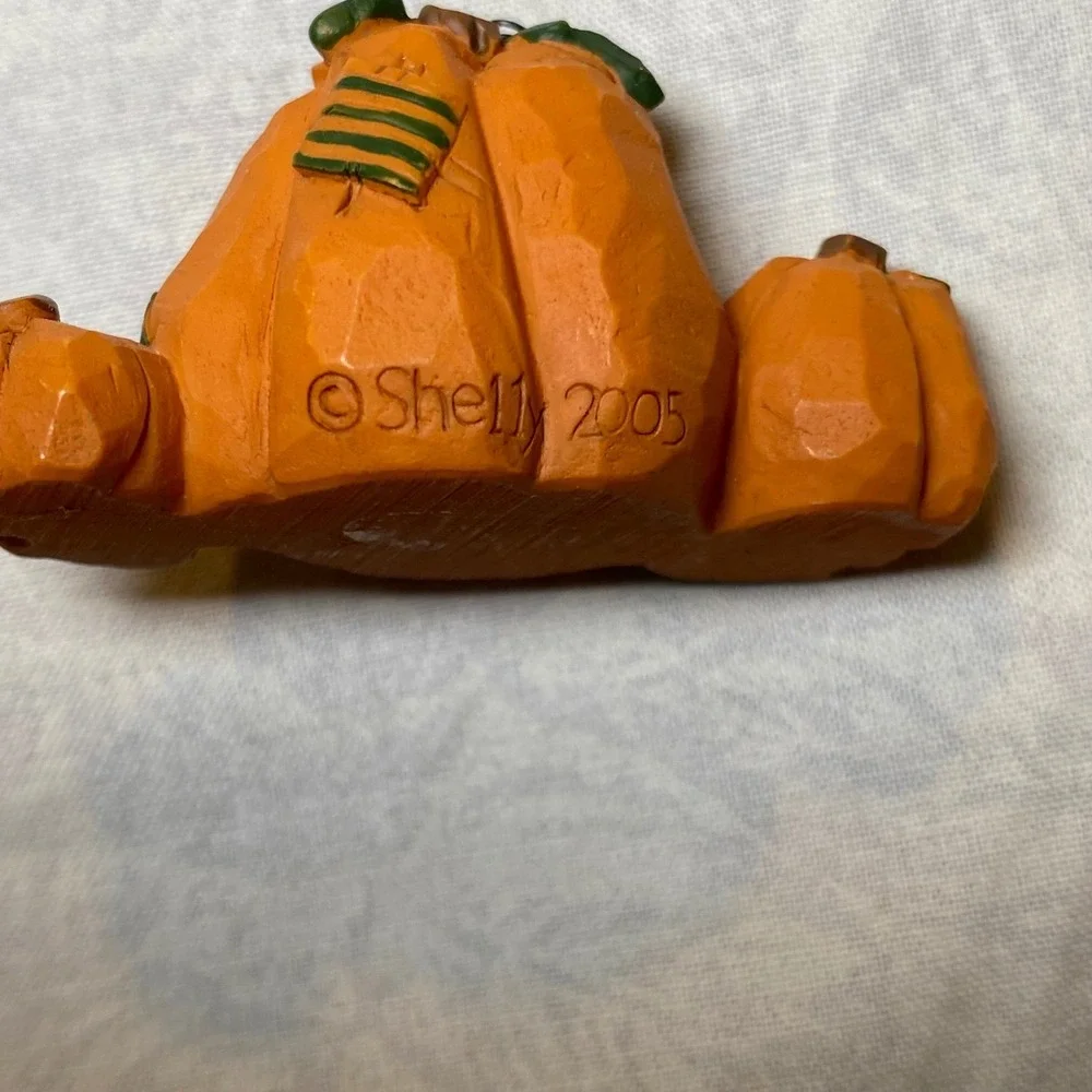 Shelly's Pumpkin Patch Halloween Figurine Set Witch & Pumpkins 2005 Lot‎ 3